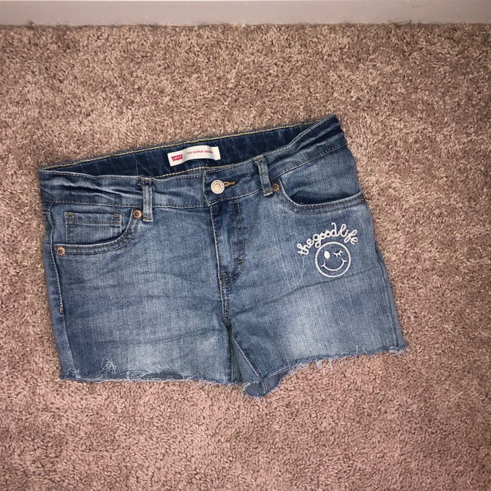 Levi shorts✨